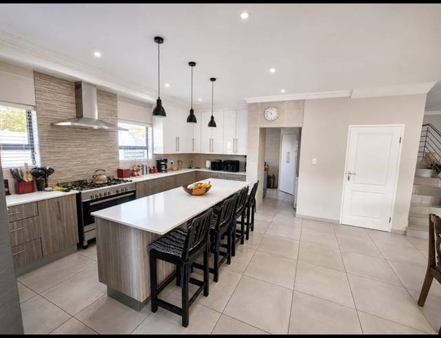 4 BEDROOM HOUSE FOR SALE IN ZAMBEZI COUNTRY ESTATE